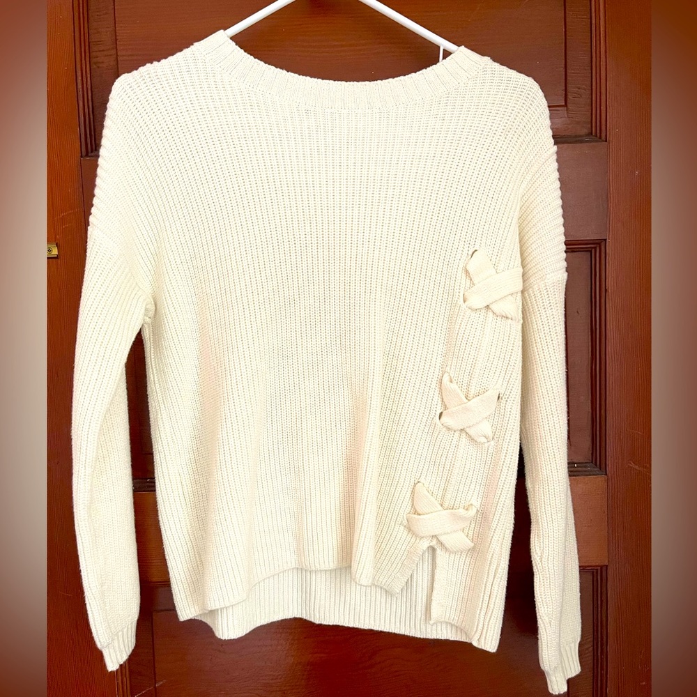 White/cream sweater accent front small